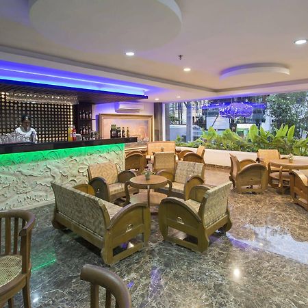 יוגיאקרטה Grand Puri Saron Hotel Malioboro מראה חיצוני תמונה