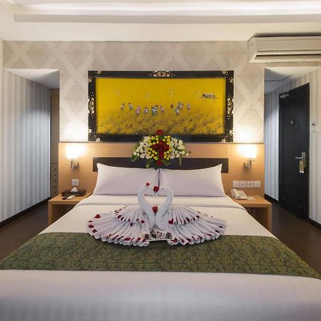 יוגיאקרטה Grand Puri Saron Hotel Malioboro מראה חיצוני תמונה