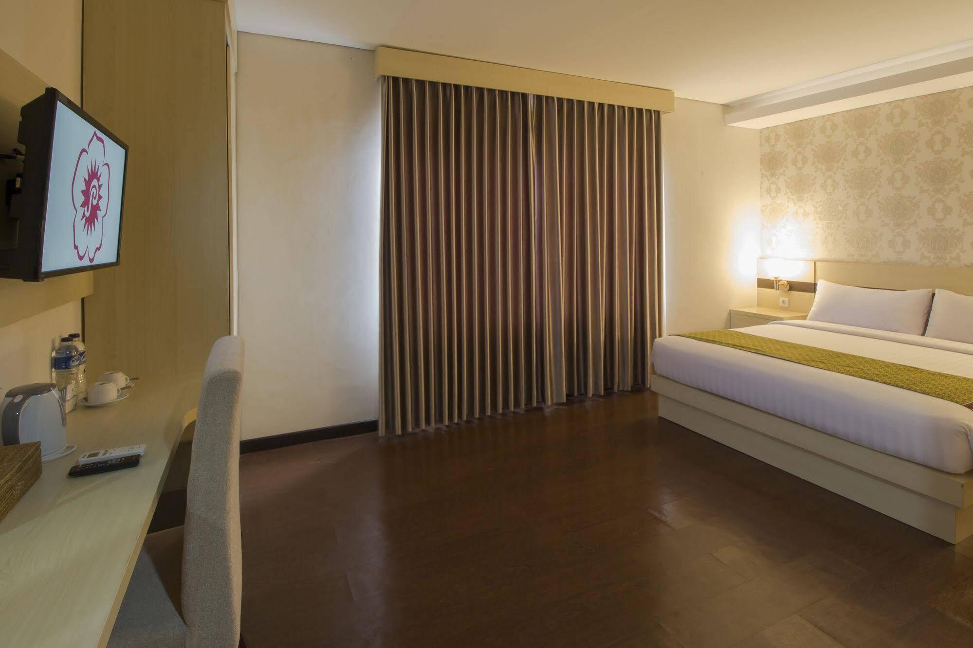 יוגיאקרטה Grand Puri Saron Hotel Malioboro מראה חיצוני תמונה