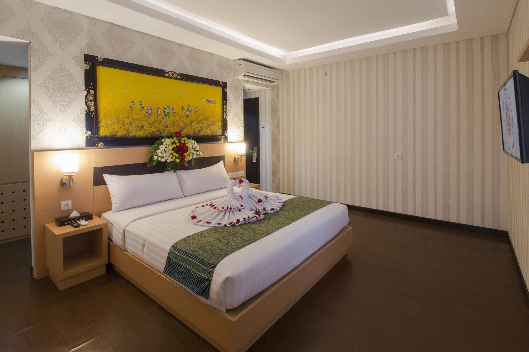 יוגיאקרטה Grand Puri Saron Hotel Malioboro מראה חיצוני תמונה